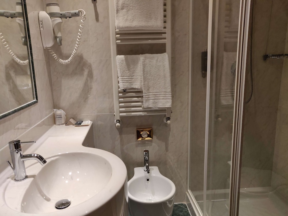Classic Single Room - Photo 8