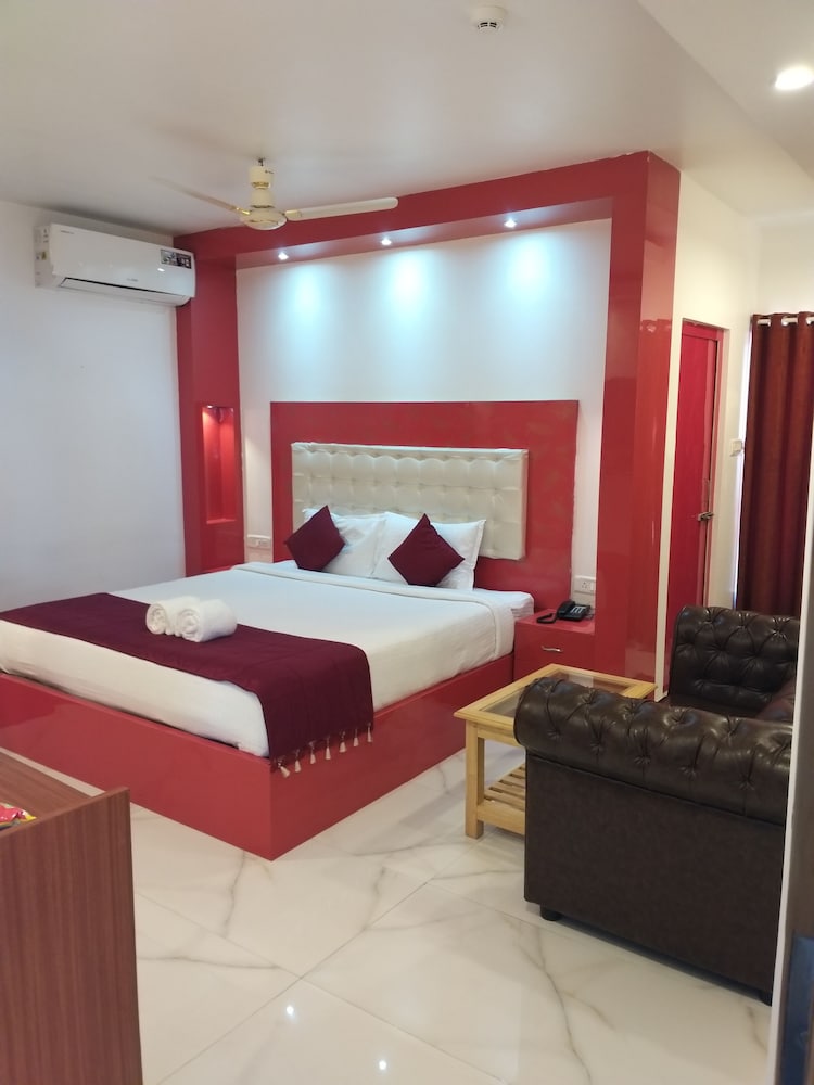 Deluxe Room - Photo 7