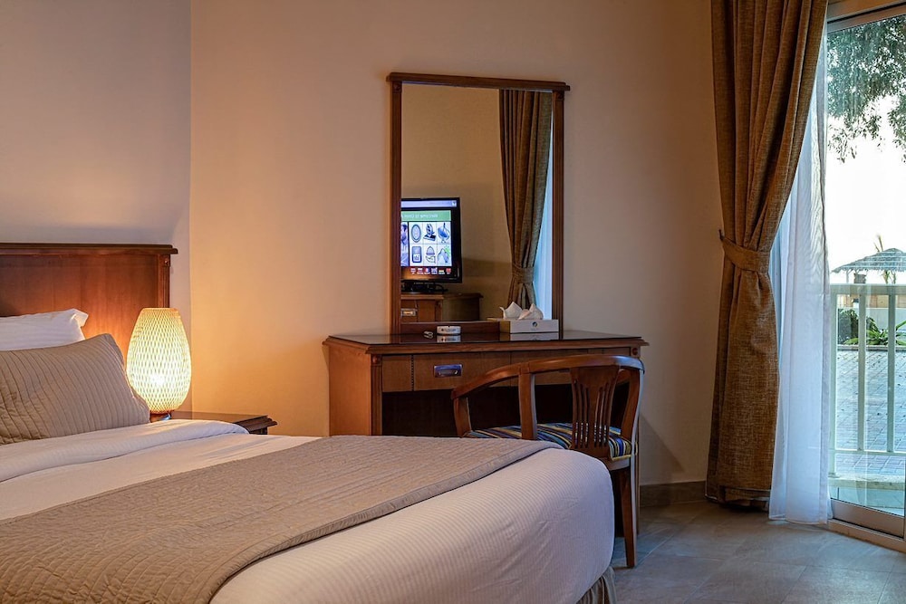 Ambassador Suite, 2 Bedrooms, Non Smoking, Beach View photo 2