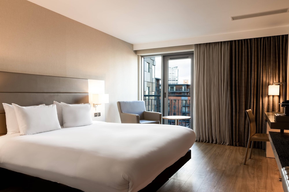 Superior Room, 1 King Bed, Canal View - Photo 1