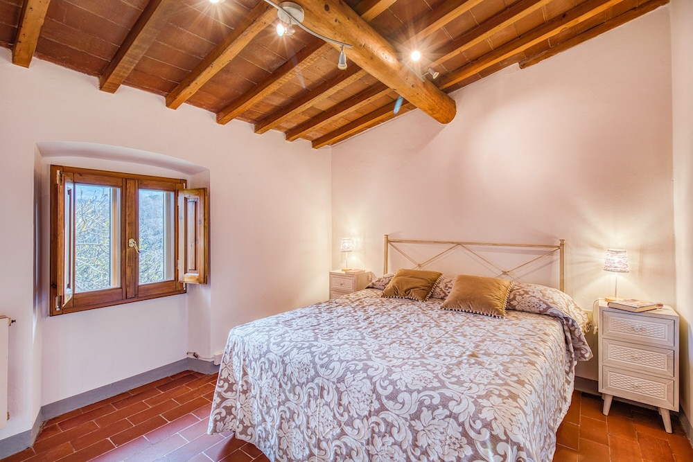 Family House, Multiple Bedrooms, Mountainside (Vigna Home Amazing Site Chianti)