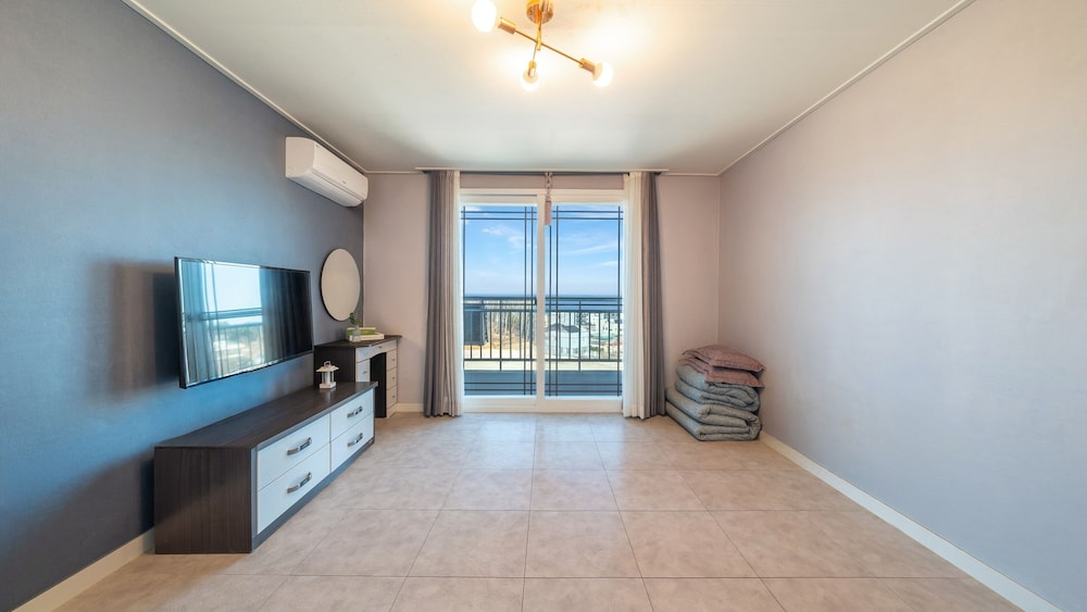 Basic Room, 1 Bedroom (room 203)