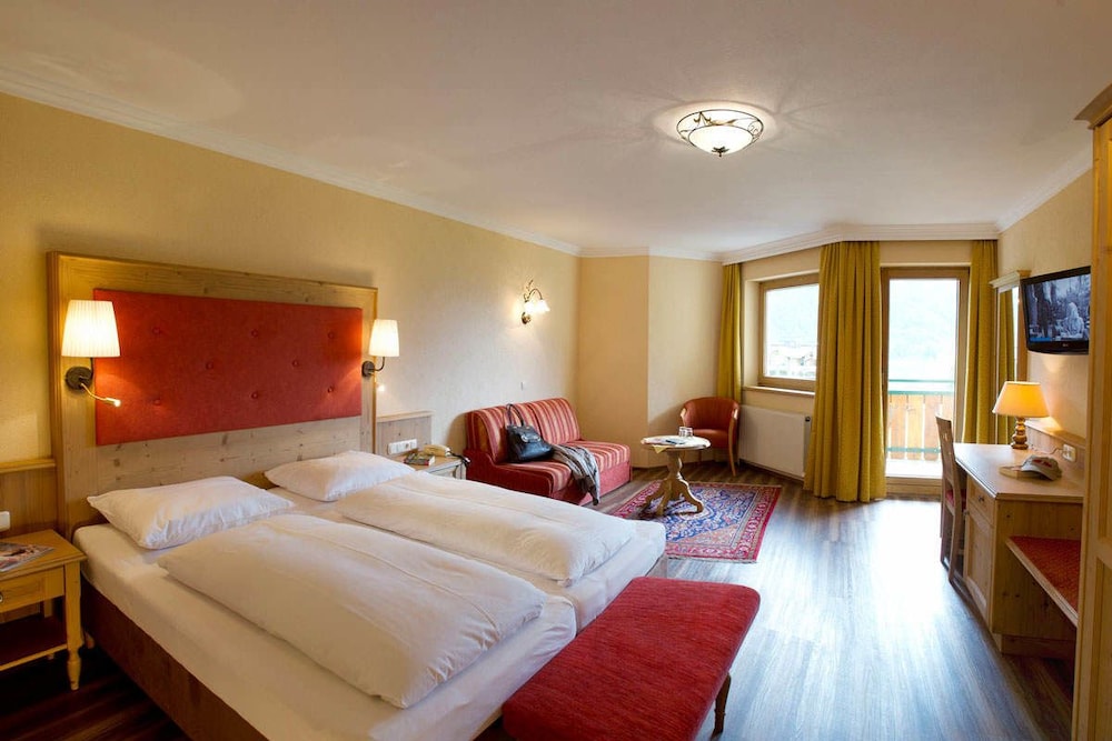 Comfort Double or Twin Room, Balcony photo 2