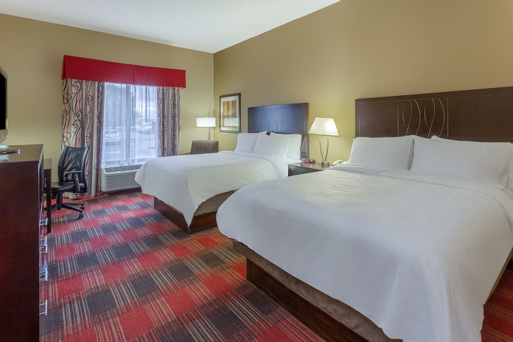 Suite, 2 Queen Beds - Photo 2