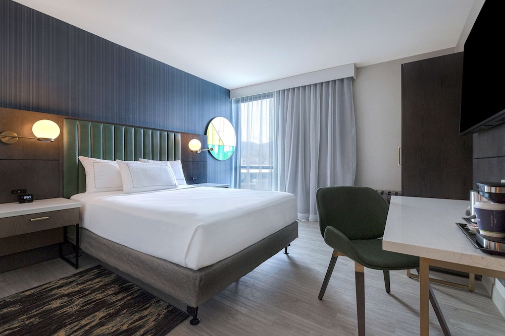 Room, 2 Double Beds (Roll-In Shower, Mobility/Hearing) - Photo 6