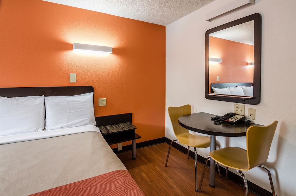 Deluxe Room, 2 Double Beds, Non Smoking, Refrigerator & Microwave photo 2