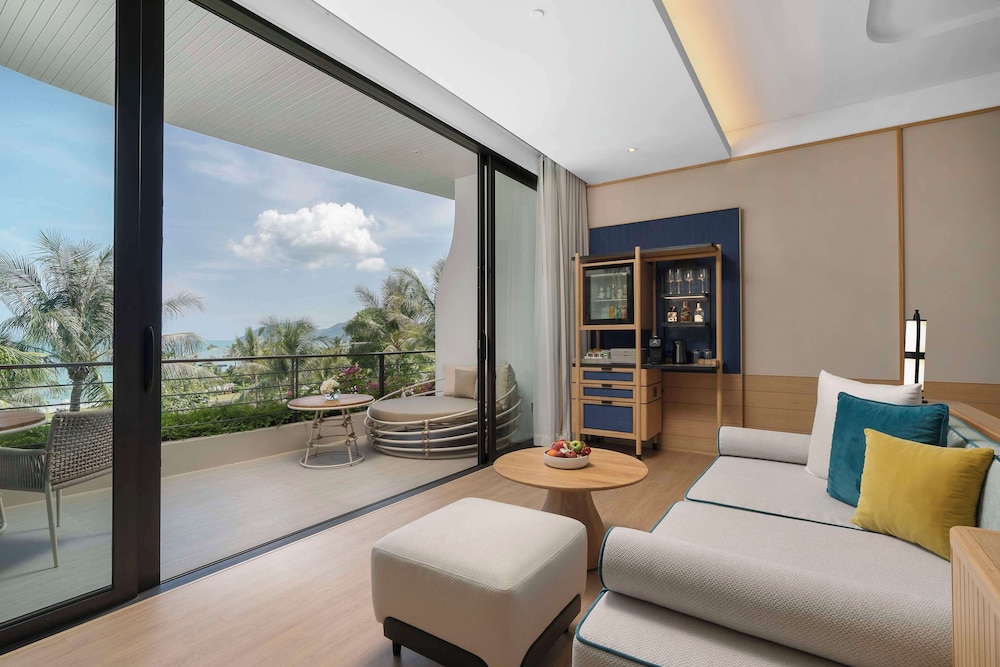 Deluxe Sea View Suite - Photo 9