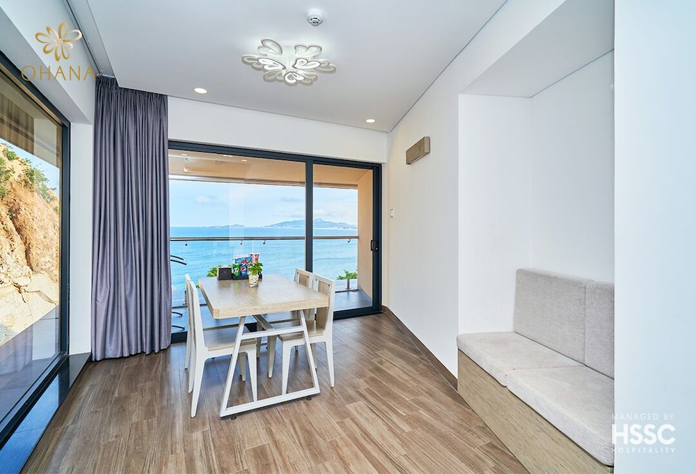 Family Suite Panoramic Ocean View with Balcony photo 3