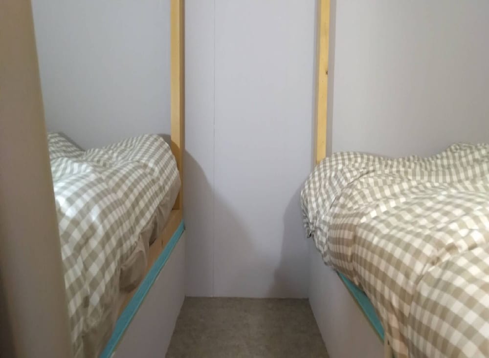 Basic Twin Room photo 3