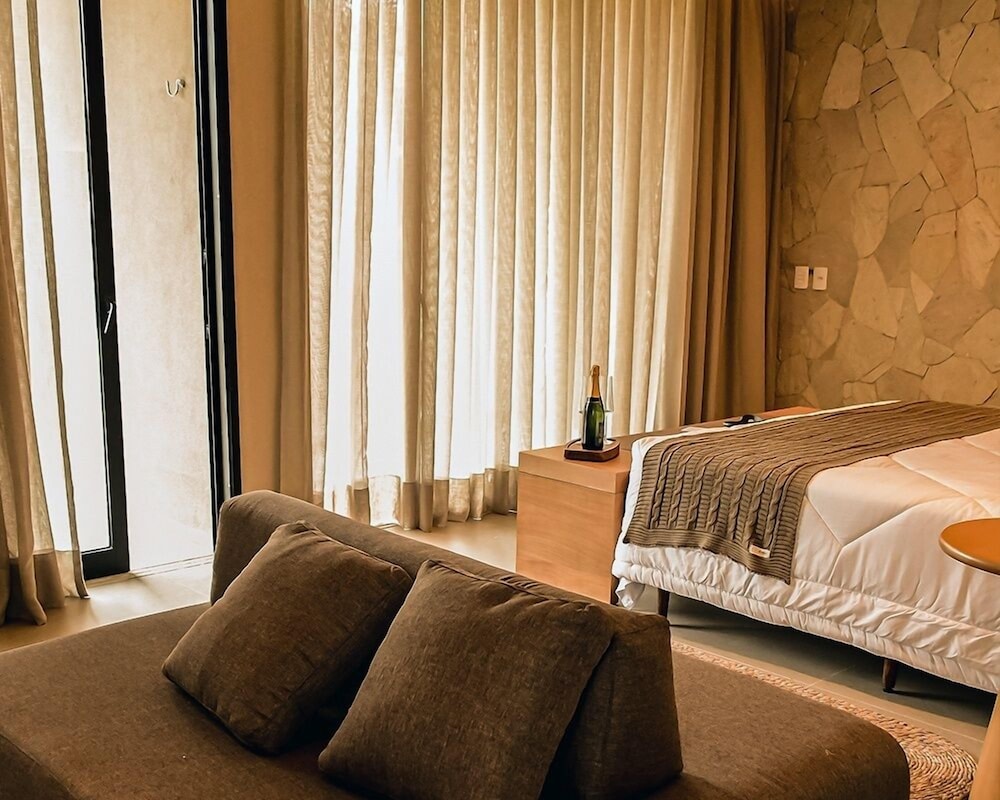 Master Suite with Bathtub photo 1