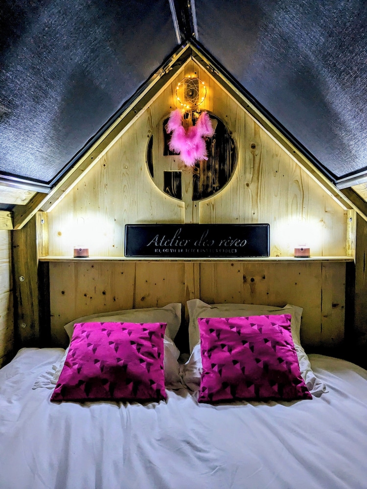 Romantic Cabin