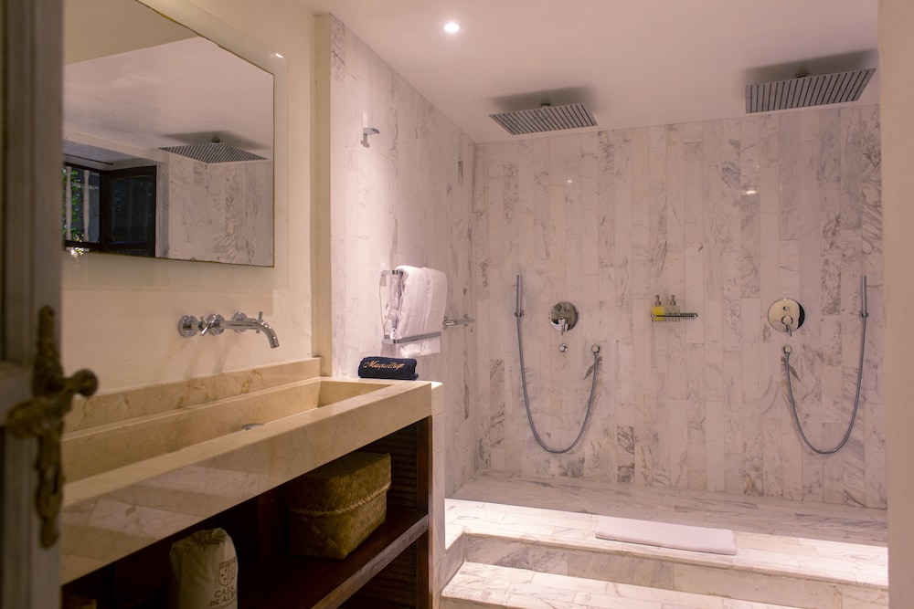 Luxury Suite, Multiple Beds, Courtyard View, photo 6