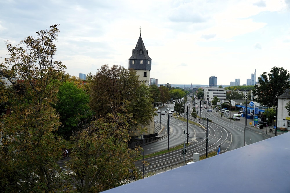 Standard Room, 1 King Bed, Accessible, City View - Photo 2