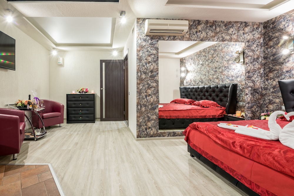 Honeymoon Double Room, Jetted Tub