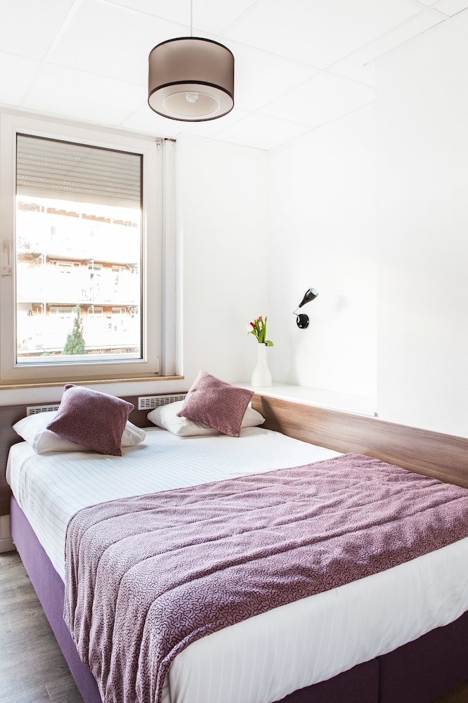 Standard Room, 1 King Bed photo 1