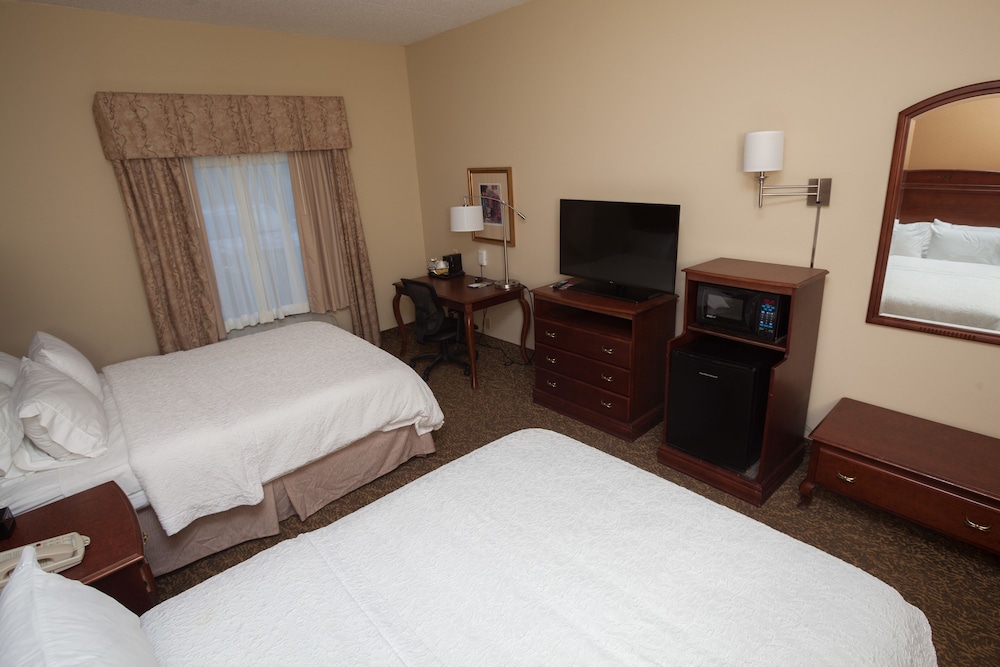Room, 2 Queen Beds, Accessible, Non Smoking photo 2