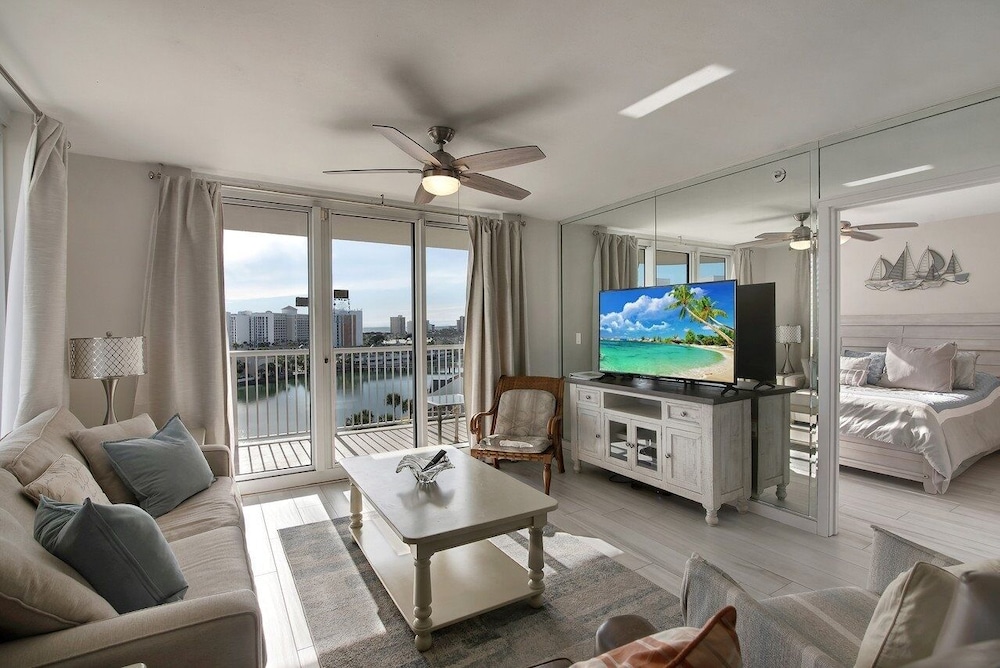 Condo, 3 Bedrooms