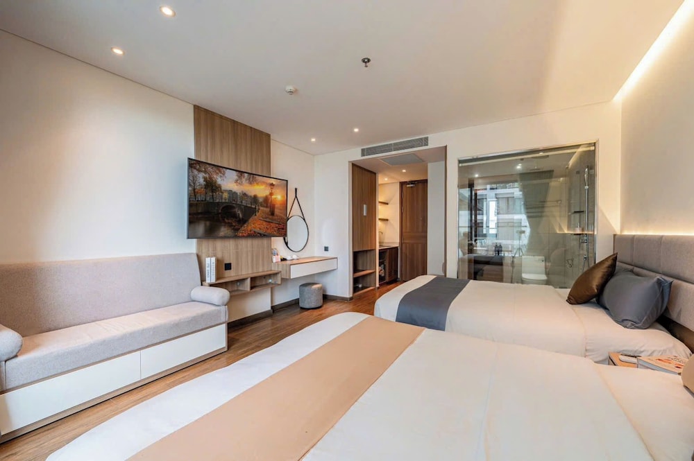 Deluxe Studio Suite, Balcony, Partial Ocean View photo 3