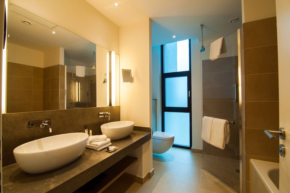 King One Bedroom Suite - Photo 14
