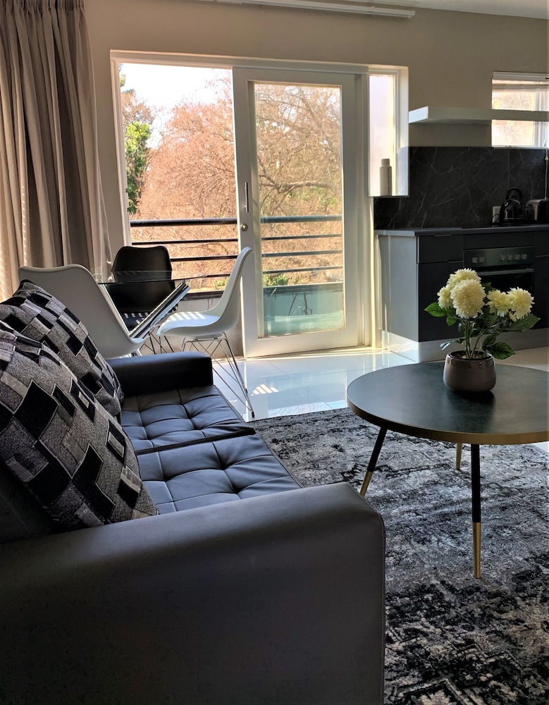 Luxury Apartment photo 3