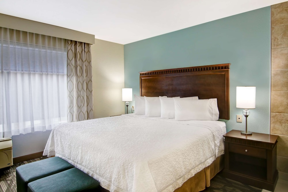 Studio, One King Bed, Non-Smoking photo 1