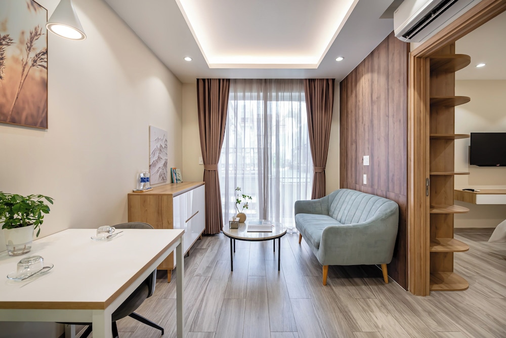 One-bedroom Suite - Private back building