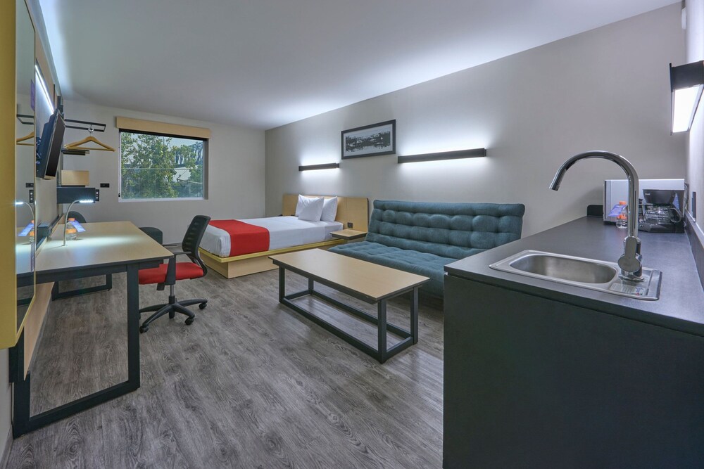 Superior Room, 1 Queen Bed with Sofa bed photo 1