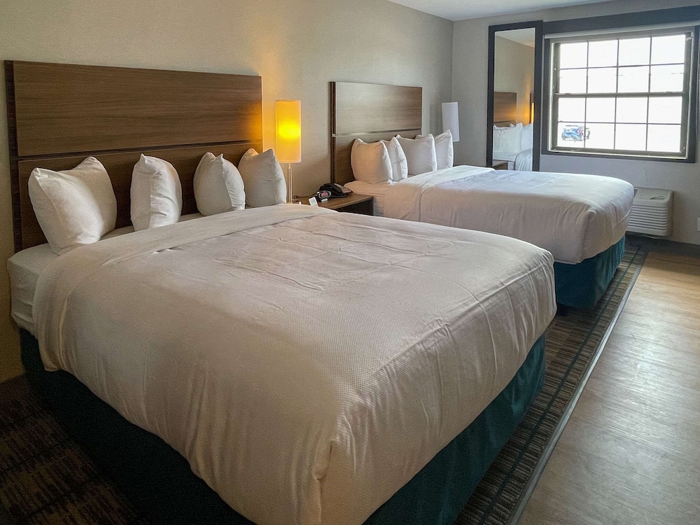 Suite, 2 Queen Beds, Non Smoking (Efficiency) - Photo 7