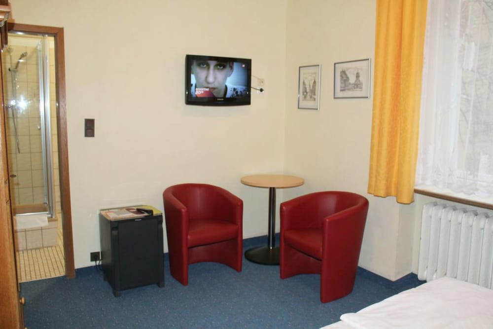 Economy Double Room - Photo 3