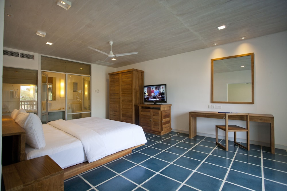 Deluxe Double Room with Sea View - Photo 2