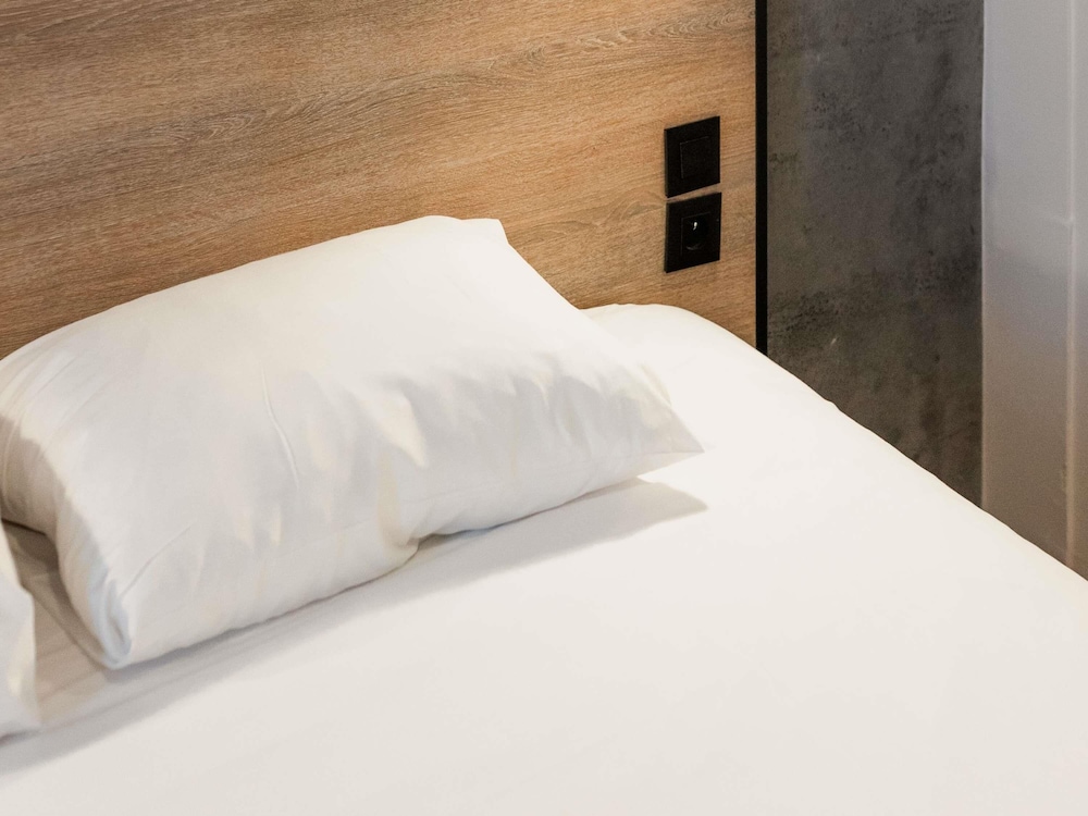 Standard Room, Multiple Beds - Photo 3