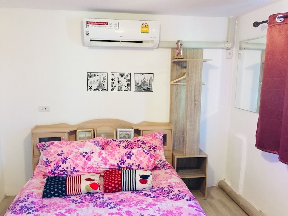 Double Room, Ensuite, City View photo 3
