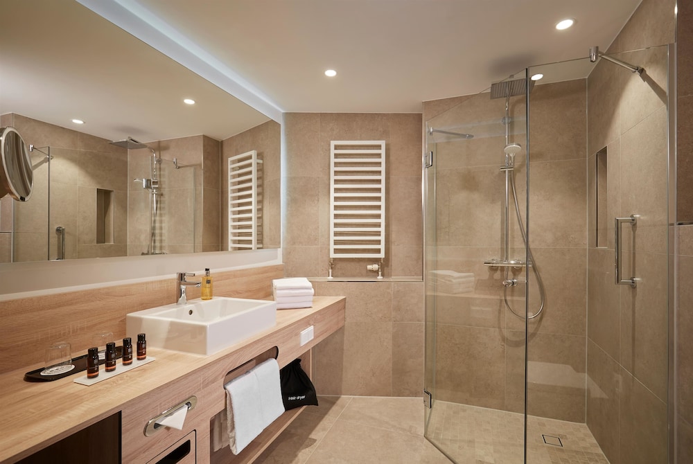 Junior Suite, 1 Bedroom, Club Lounge Access photo 3