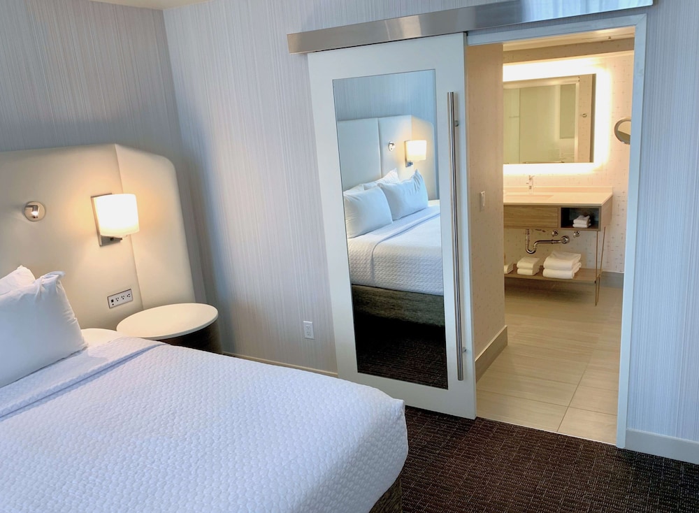 Superior Suite, 1 King Bed (One Bedroom Oakhurst Suite King) - Photo 3