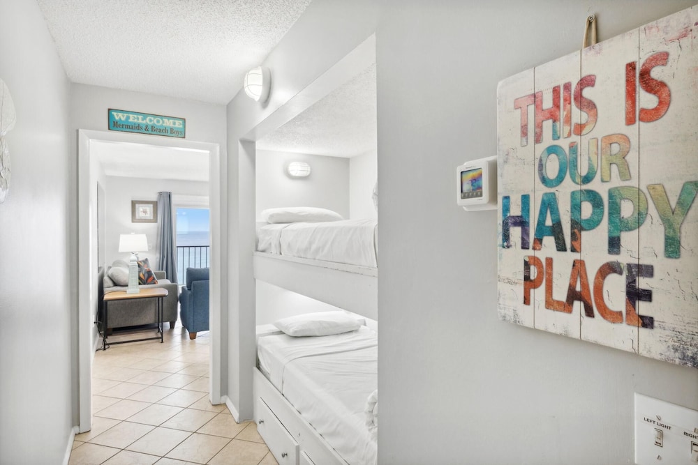 Condo, 1 King Bed with Sofa bed (The Summit 926)
