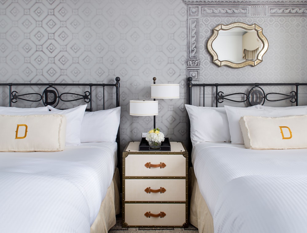 Room, 2 Queen Beds, City View - Photo 11