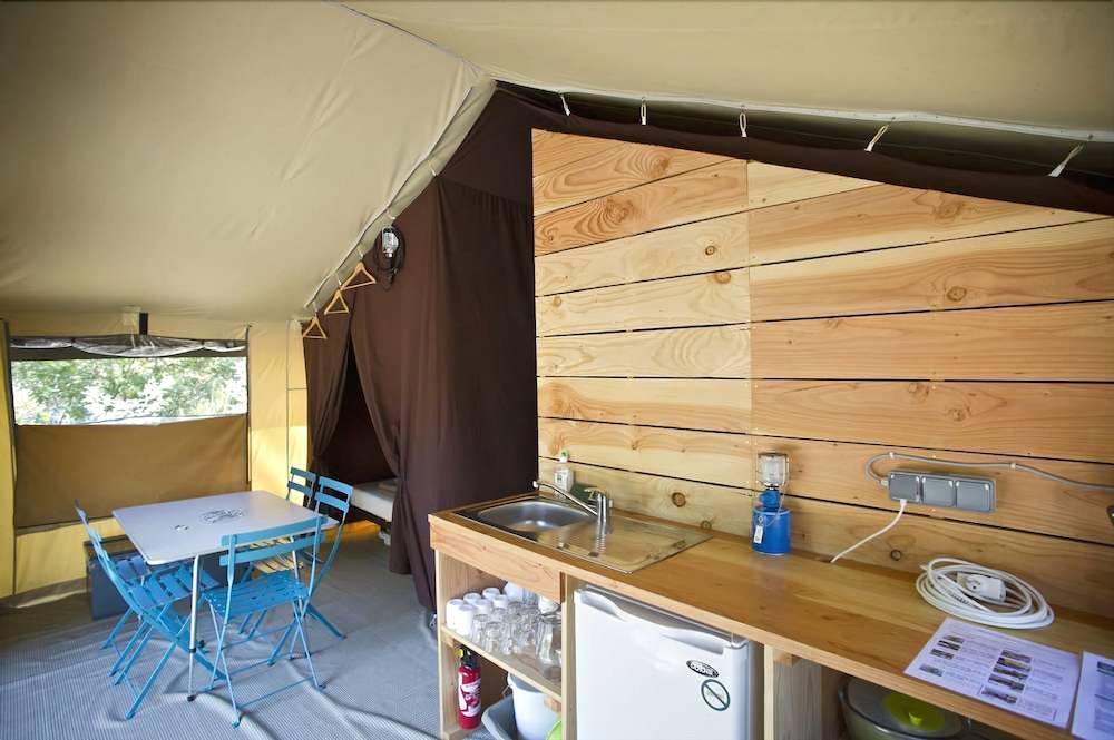 Tent, 2 Bedrooms, Non Smoking photo 3