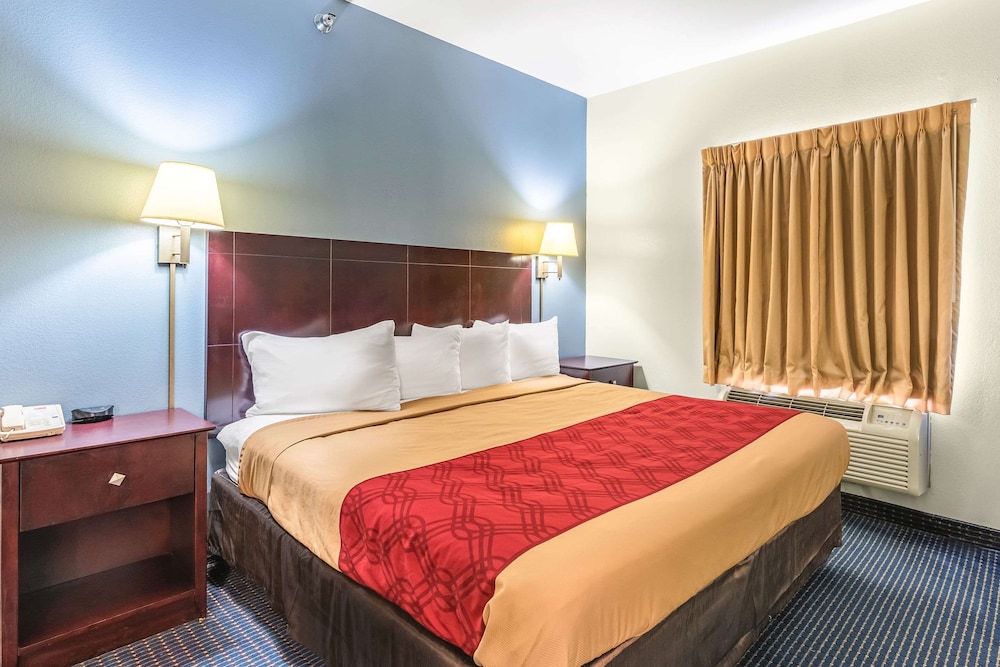 Suite, 1 King Bed, Accessible, Non Smoking - Photo 2