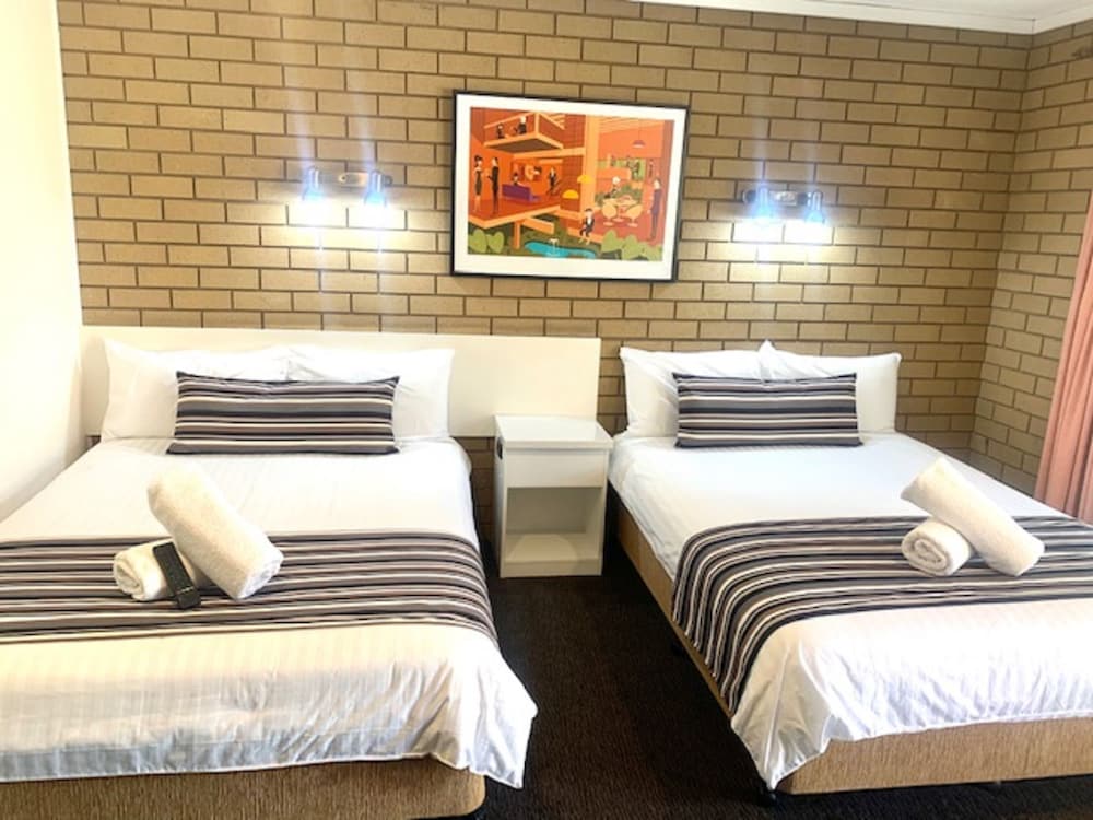 Double Twin Room (2x Doubles) photo 3