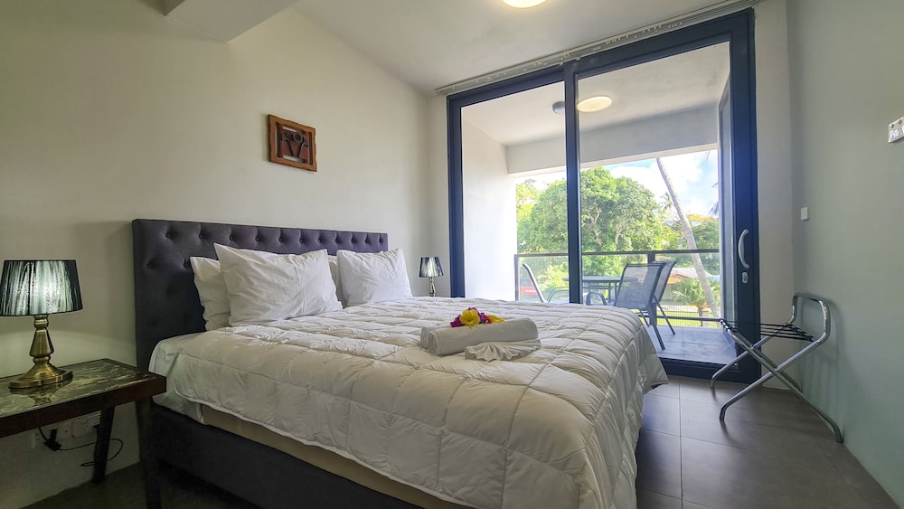 1-Bedroom Sea View photo 8