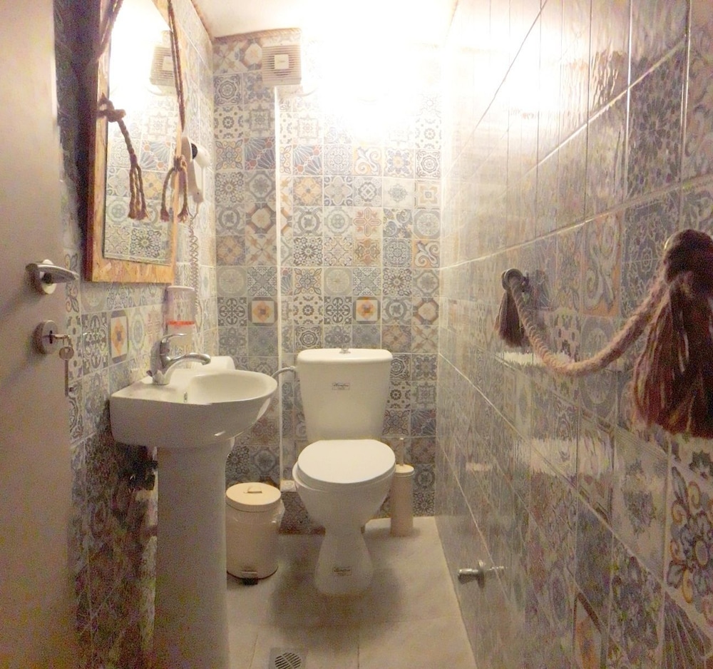 Standard Triple Room, Partial Sea View photo 2