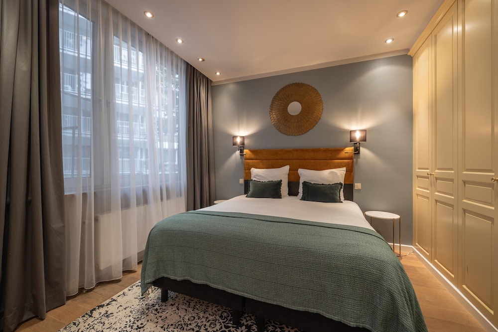 Triplex Apartment thumbnail 5