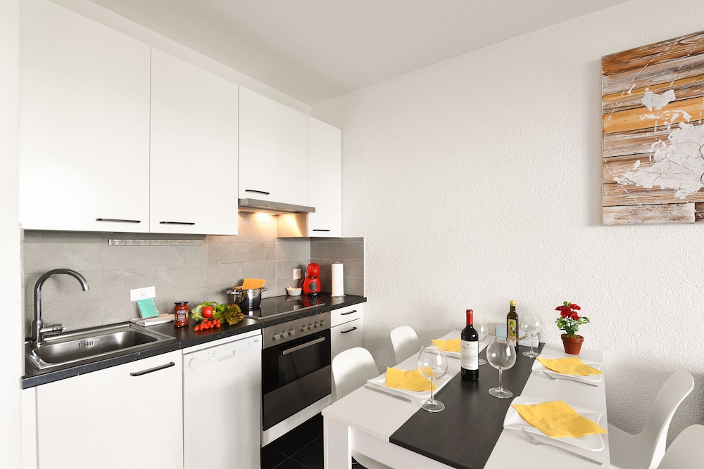 Family Studio (Holiday Home With Pool In Agno) photo 3