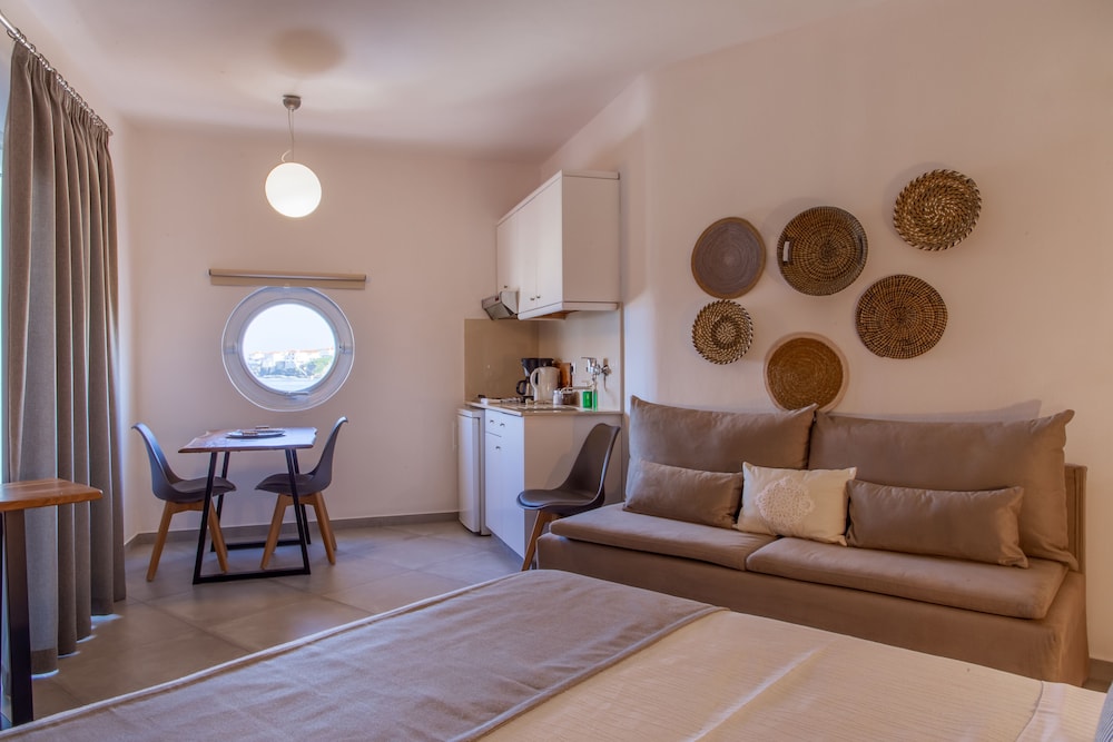 Panoramic Quadruple Room, 1 Bedroom, Sea View photo 2