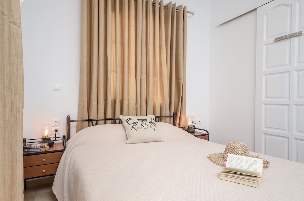 Basic Single Room, 1 Double Bed