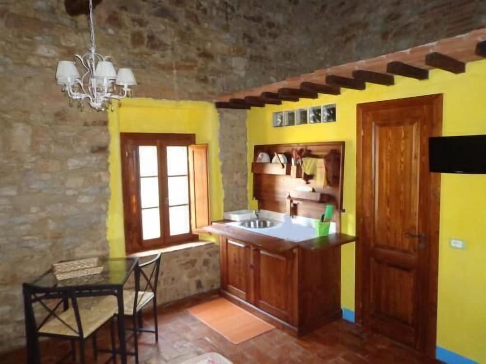 Studio, Kitchenette photo 2