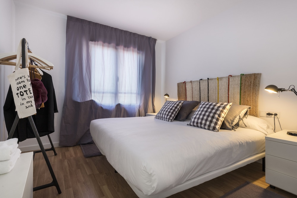 Deluxe Penthouse, 2 Bedrooms, Terrace, City View photo 3