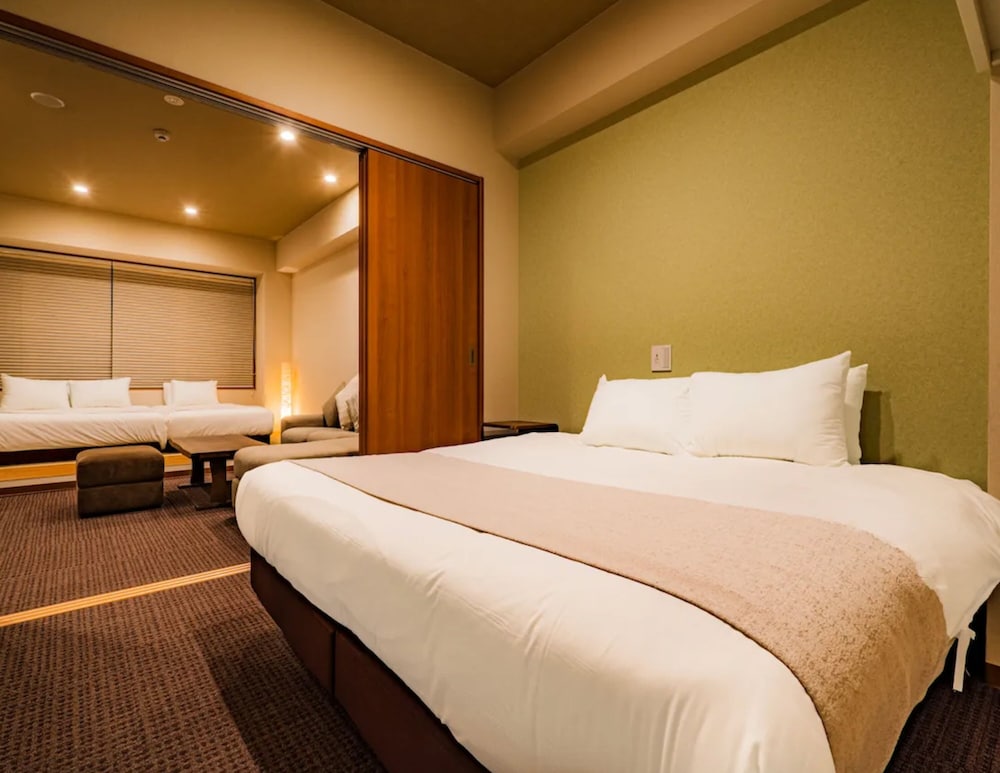Club Suite, 1 Bedroom, Non Smoking, Hot Tub - Photo 4
