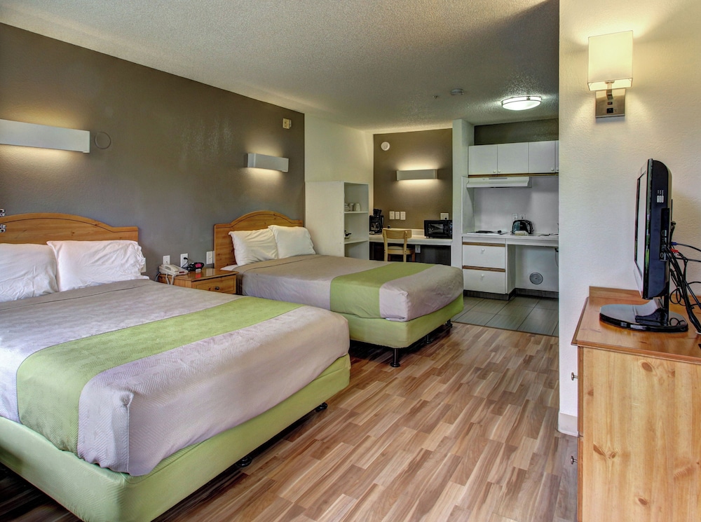 Standard Room, 2 Queen Beds, Non Smoking