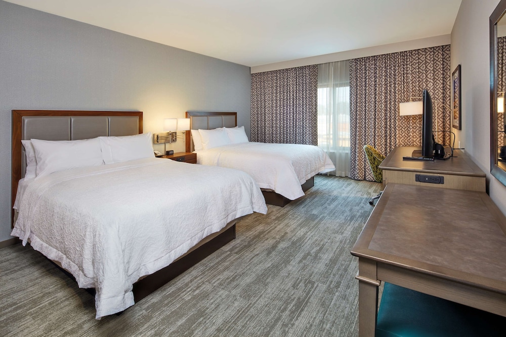 Studio, 2 Queen Beds, Accessible, Bathtub (Mobility & Hearing) photo 3